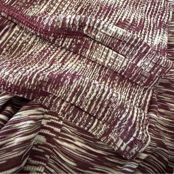 ATHLETA Fastest‎ Track Seamless Long Sleeve Top Size Medium EUC - Picture 4 of 4